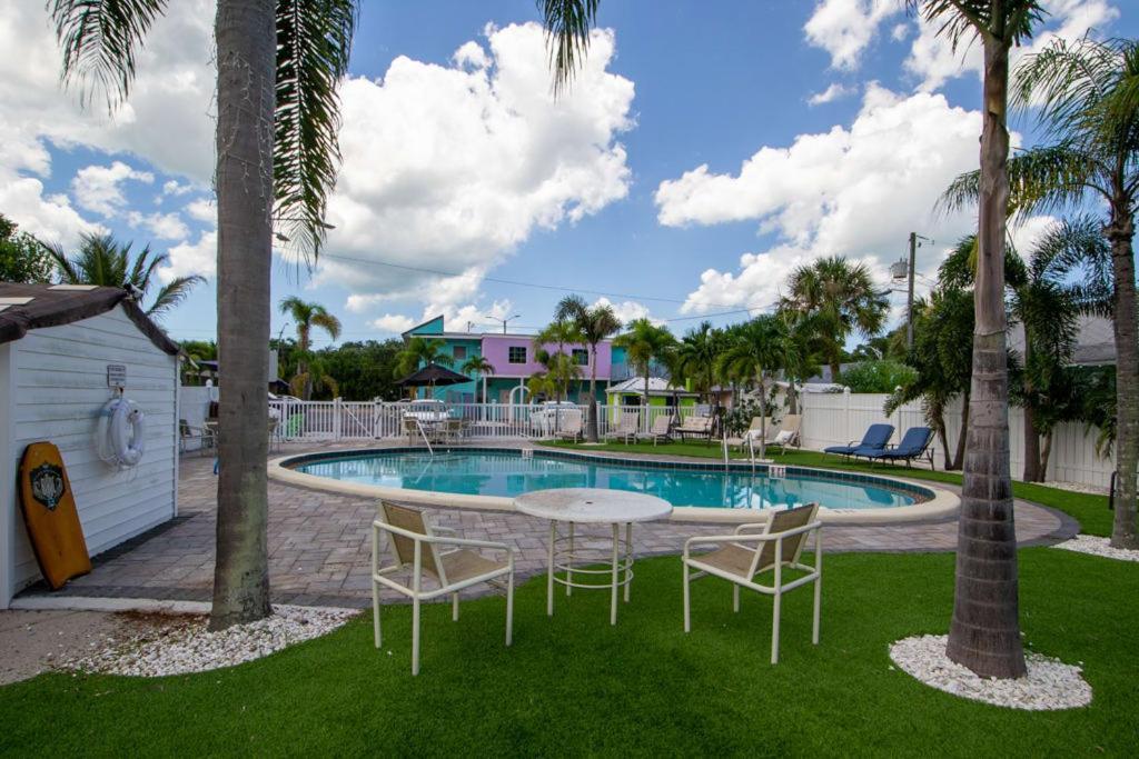 Located By The Beach 1 Bedroom With Parking And Pool Clearwater Exteriér fotografie