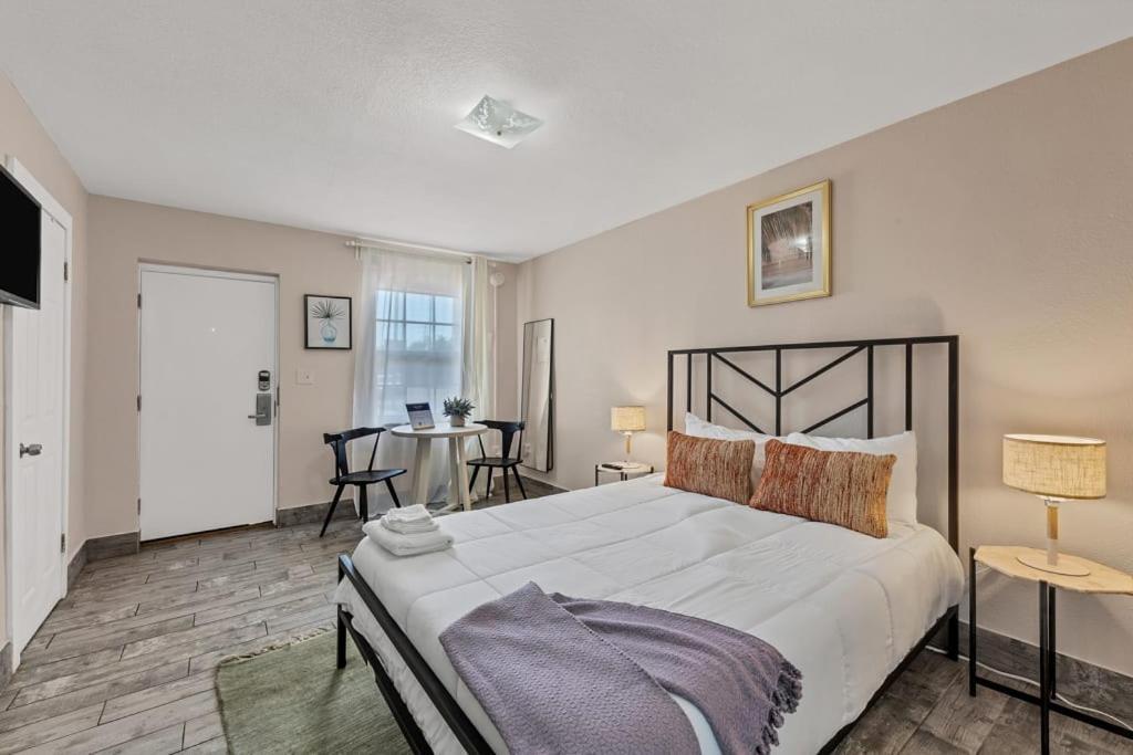 Located By The Beach 1 Bedroom With Parking And Pool Clearwater Exteriér fotografie