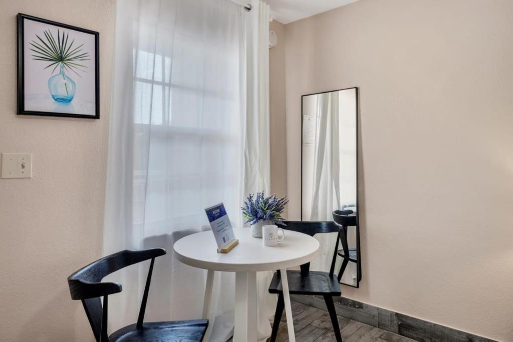 Located By The Beach 1 Bedroom With Parking And Pool Clearwater Exteriér fotografie